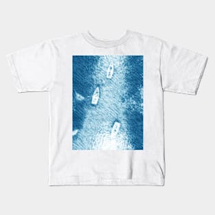 Canoeing journey in cyan Kids T-Shirt